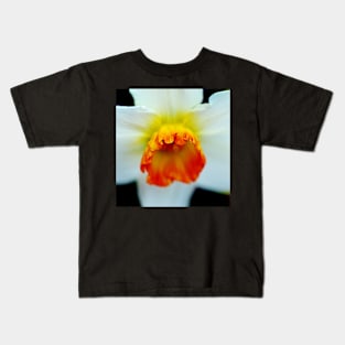 Macro photo of a poet’s daffodil Kids T-Shirt